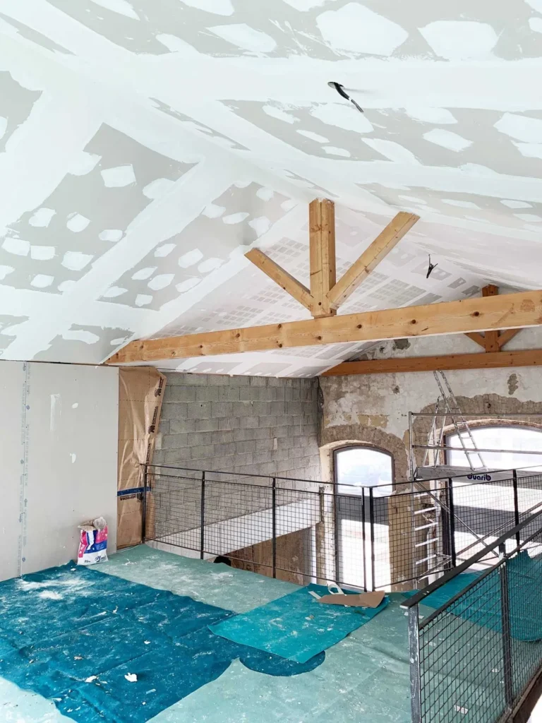 Brasserie rénovation peinture et plaque de plâtre